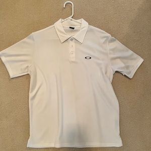 Oakley medium golf polo